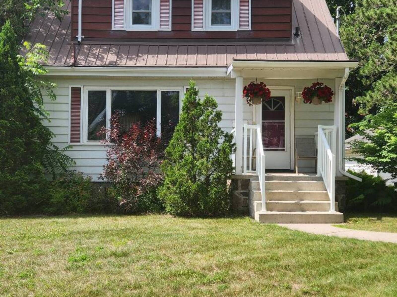 874 YONGE STREET N, Midland, Ontario L4R 2E7