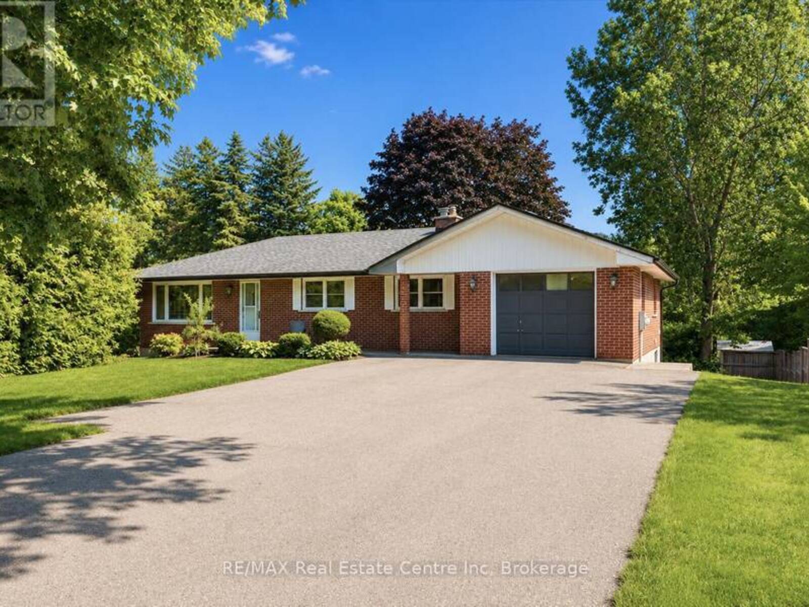 7459 BOYCE DRIVE, Puslinch, Ontario N1H 6H9