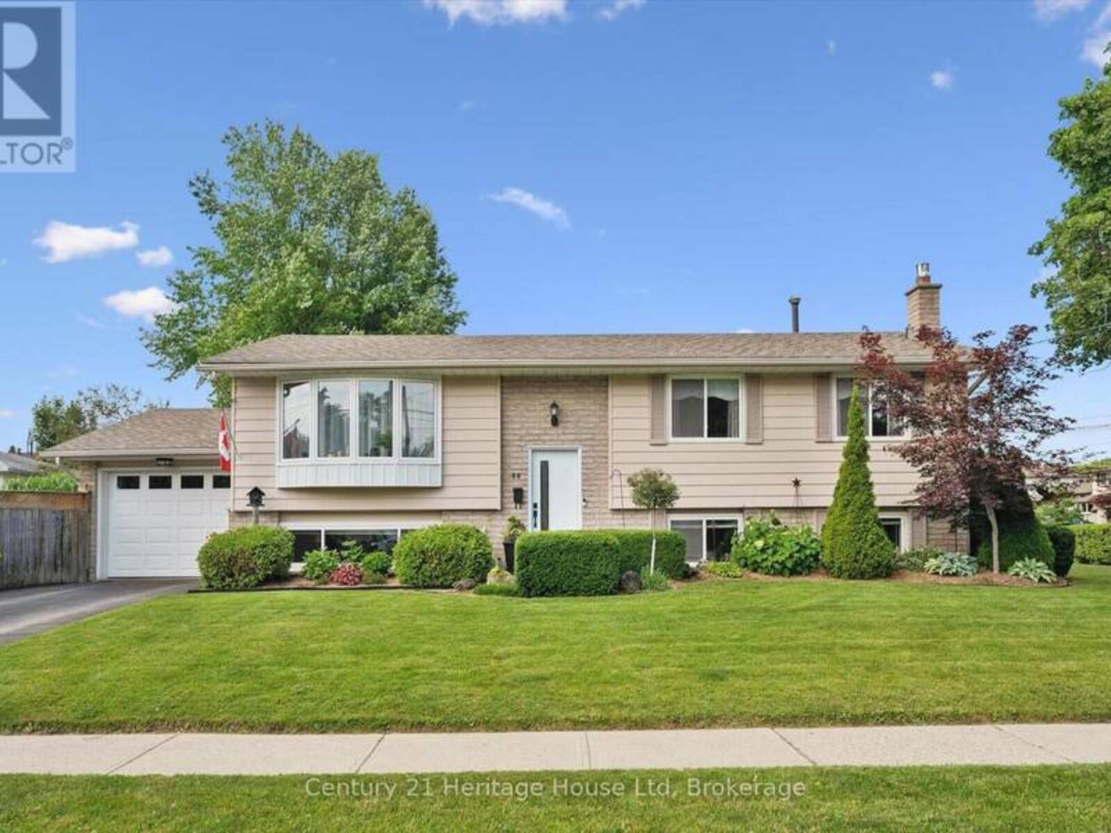 44 INVERNESS DRIVE, Guelph, Ontario N1E 6K3