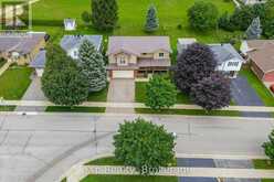 19 KEATING DRIVE | Elora Ontario | Slide Image Three