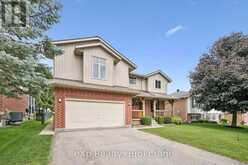 19 KEATING DRIVE | Elora Ontario | Slide Image Four