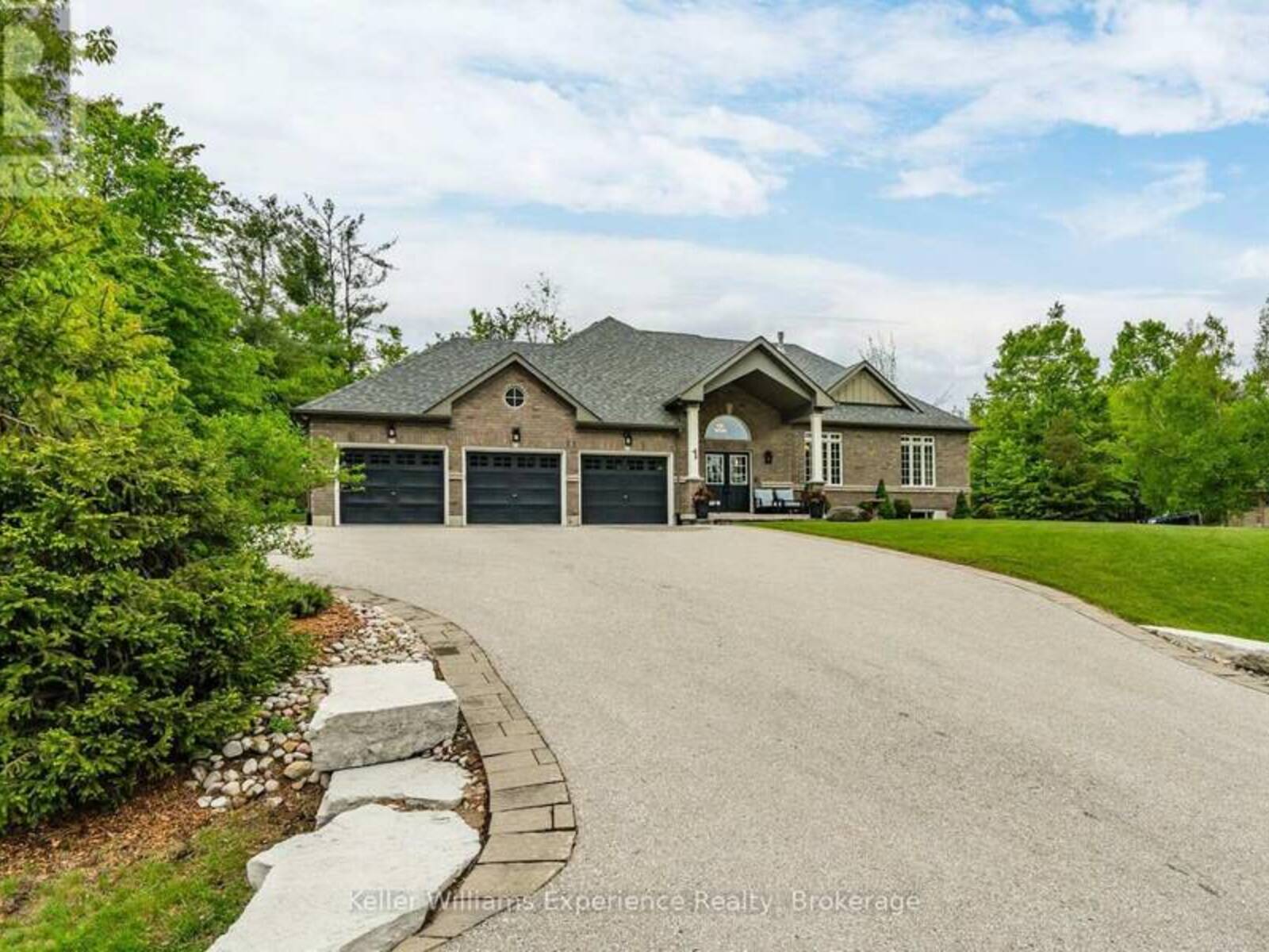 1 TOPAZ COURT, Oro-Medonte, Ontario L0L 2E0