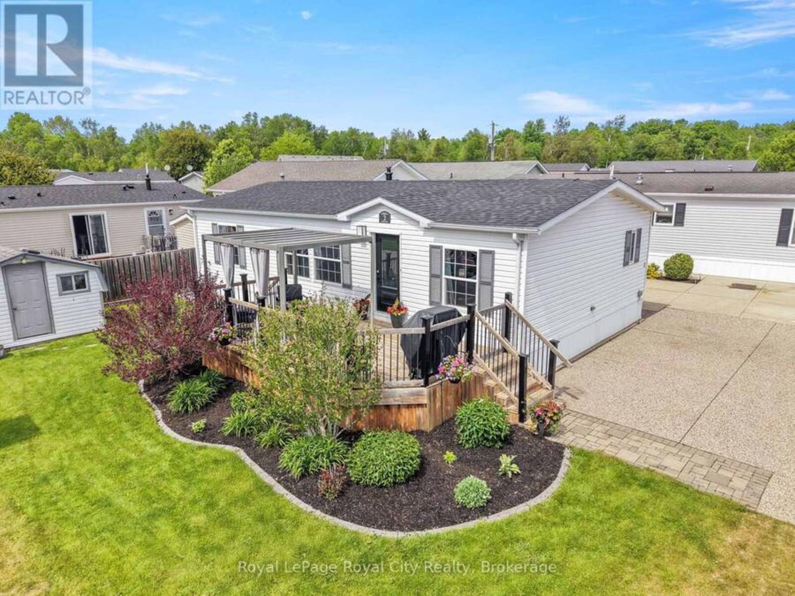 2 PAVILION ROAD, Puslinch, Ontario N0B 2C0
