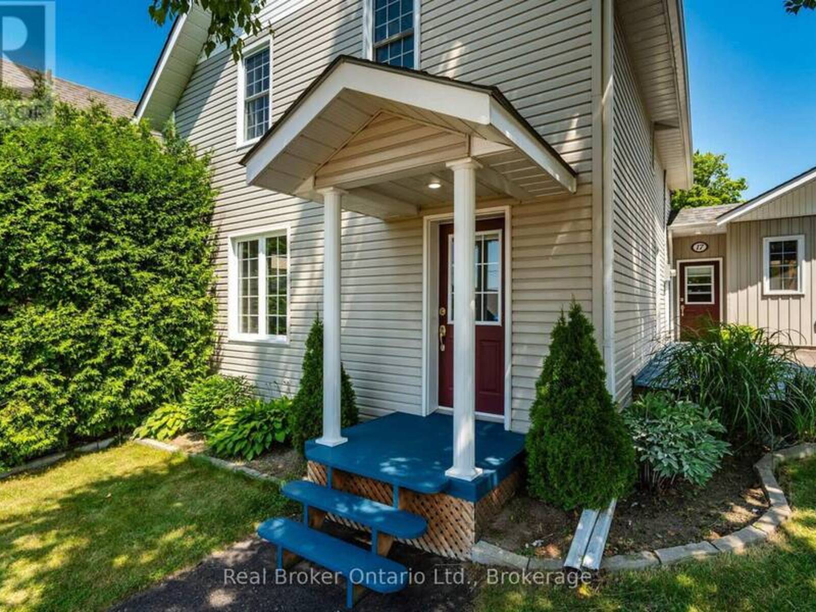 17 PEEL STREET, Penetanguishene, Ontario L9M 1A5