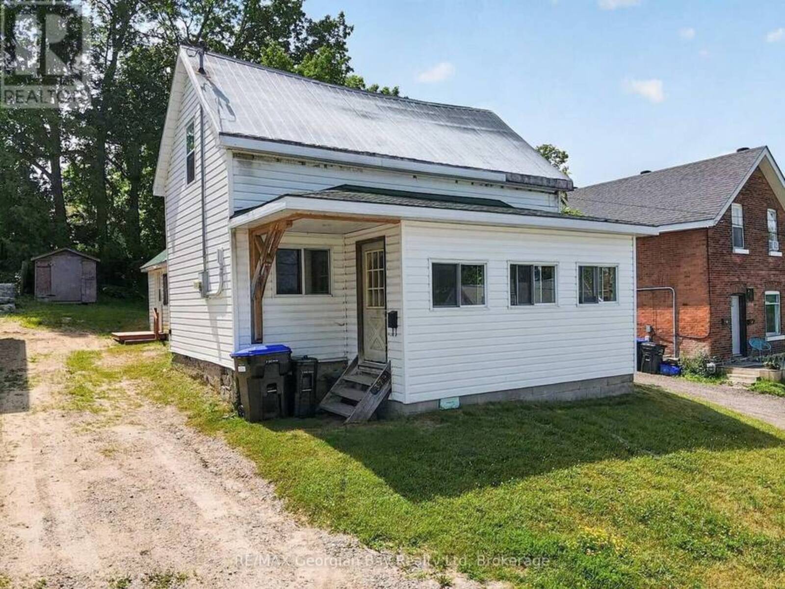 379 GLOUCESTER STREET, Midland, Ontario L4R 1J2