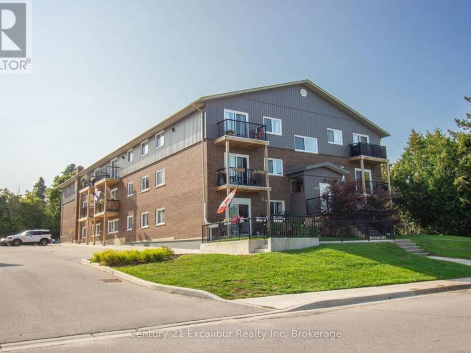 16 - 320 QUEEN STREET E, Fergus, Ontario N1M 1T4