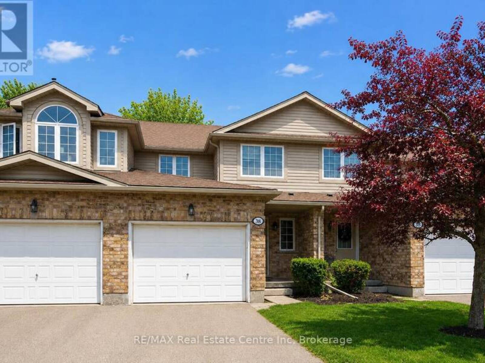38 - 210 DAWN AVENUE, Guelph, Ontario N1G 5L5