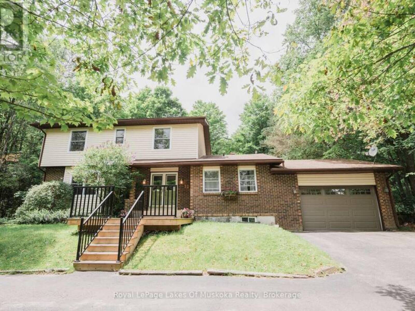 12 MURRAY STREET, Sundridge, Ontario P0A 1Z0