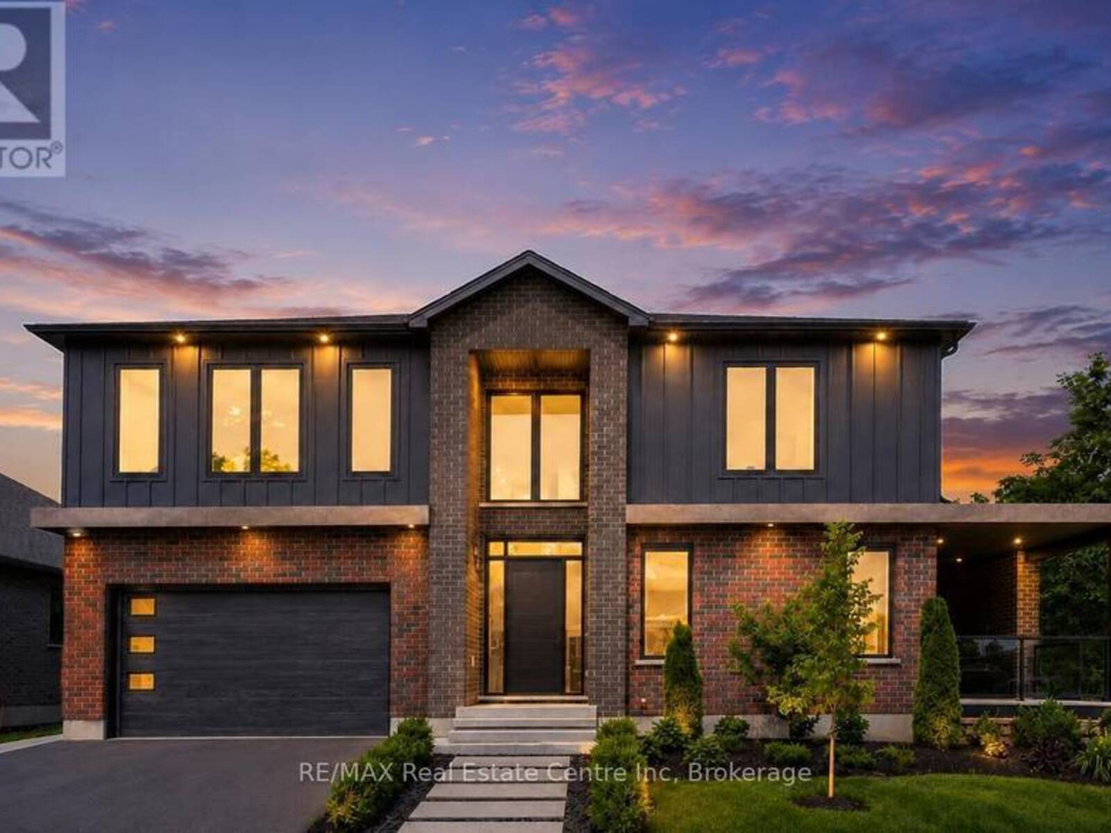 11 CHERRYWOOD LANE, Fergus, Ontario N1M 2W3