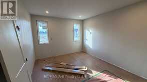 8 ORCHARD DRIVE | Stratford Ontario | Slide Image Ten