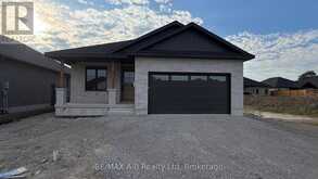 8 ORCHARD DRIVE | Stratford Ontario | Slide Image Two