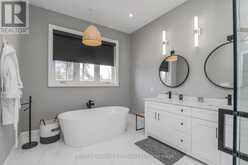 6 CALDWELL DRIVE | Oro-Medonte Ontario | Slide Image Nineteen