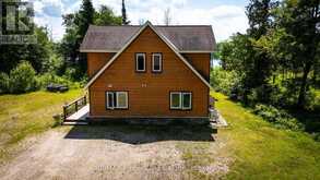 1367 PICKEREL AND JACK LAKE ROAD | Magnetawan Ontario | Slide Image Seventeen