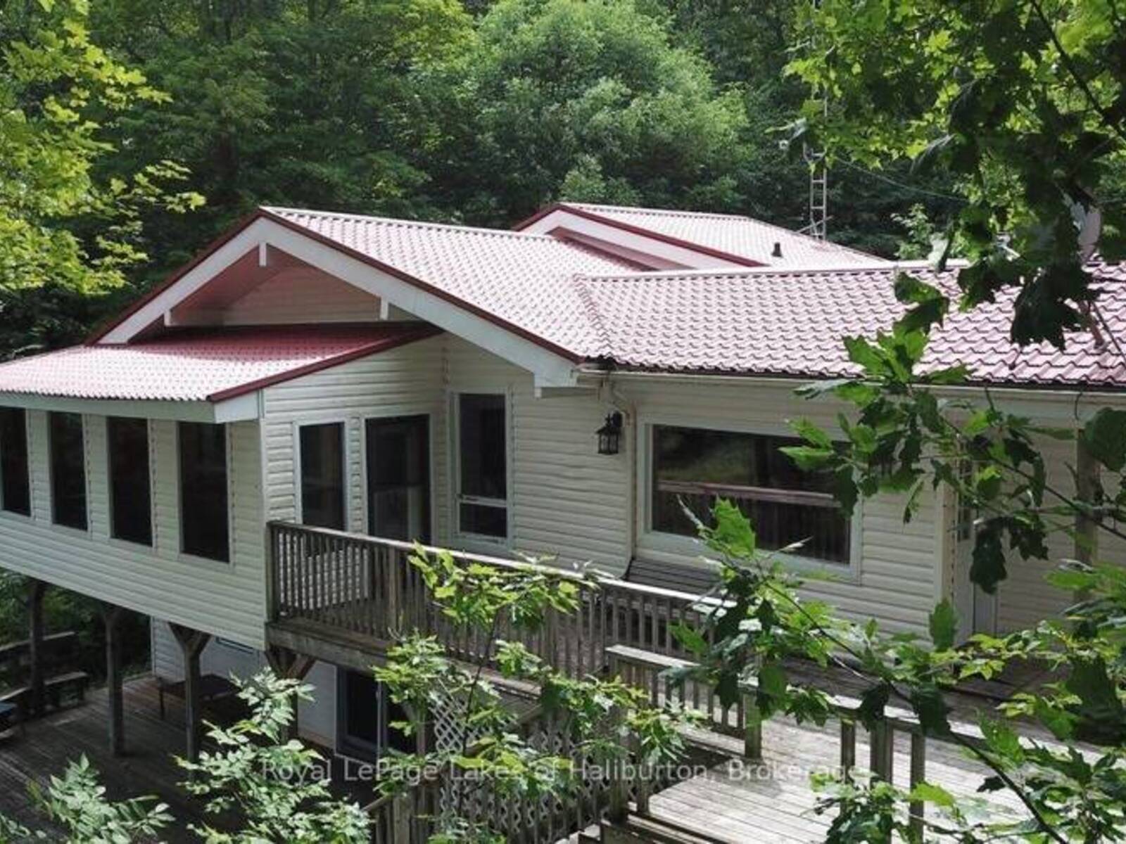 3040 HALIBURTON LAKE ROAD, Haliburton, Ontario K0M 1S0