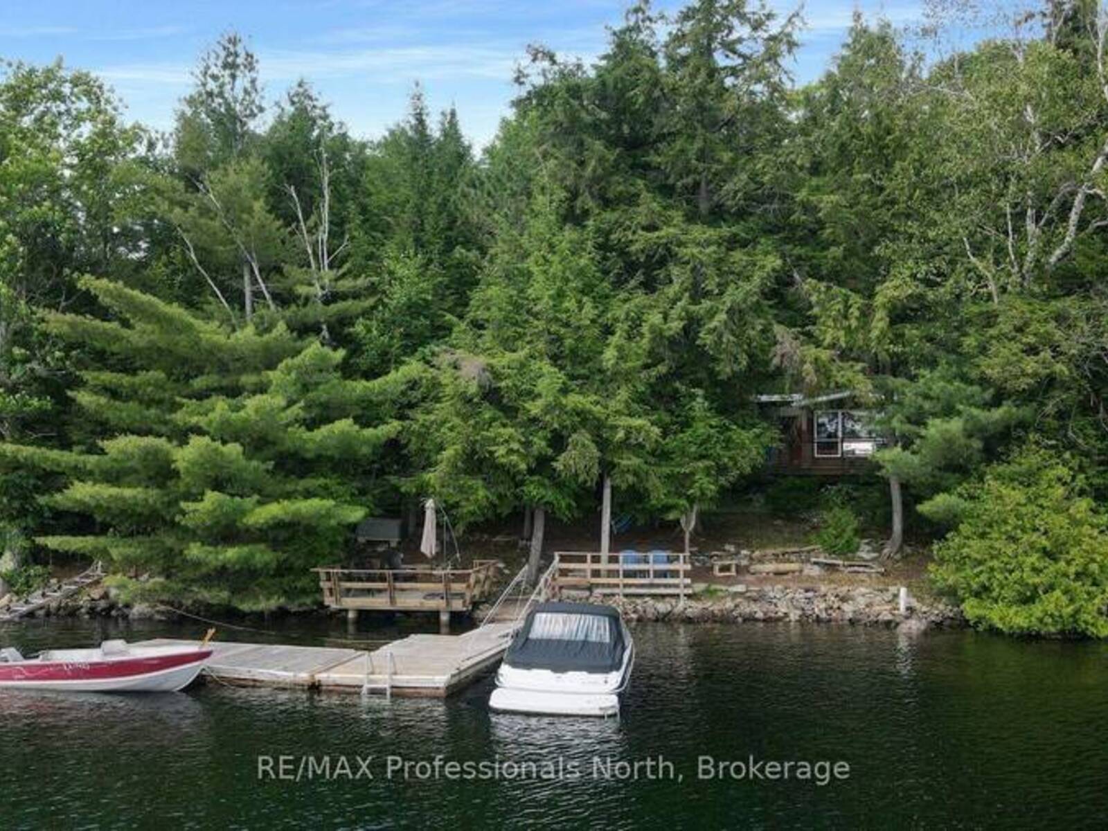 1042 PLATINUM BAY ROAD, Haliburton, Ontario K0M 1S0
