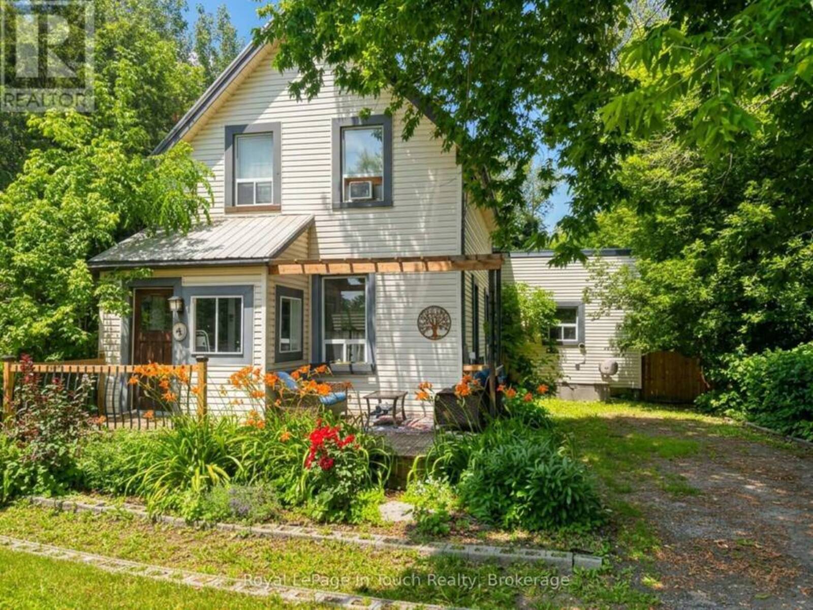 4 GRAY STREET, Coldwater, Ontario L0K 1E0
