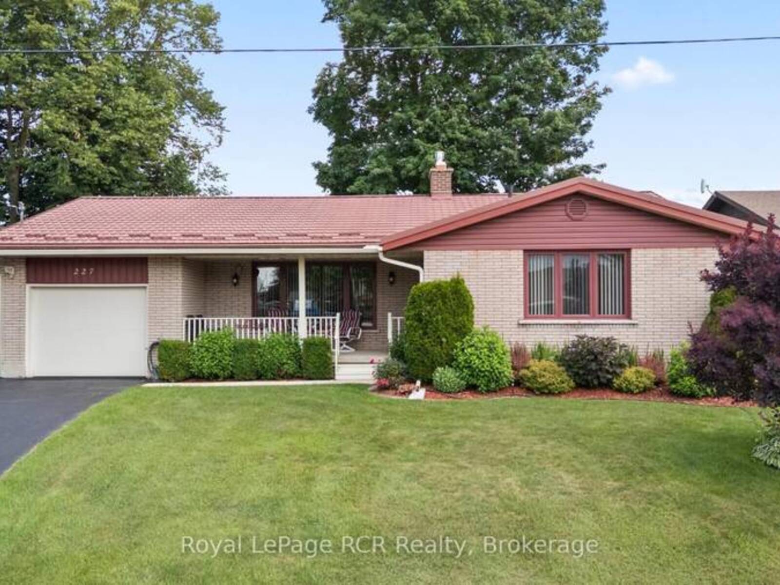 227 15TH AVENUE, Hanover, Ontario N4N 3E1