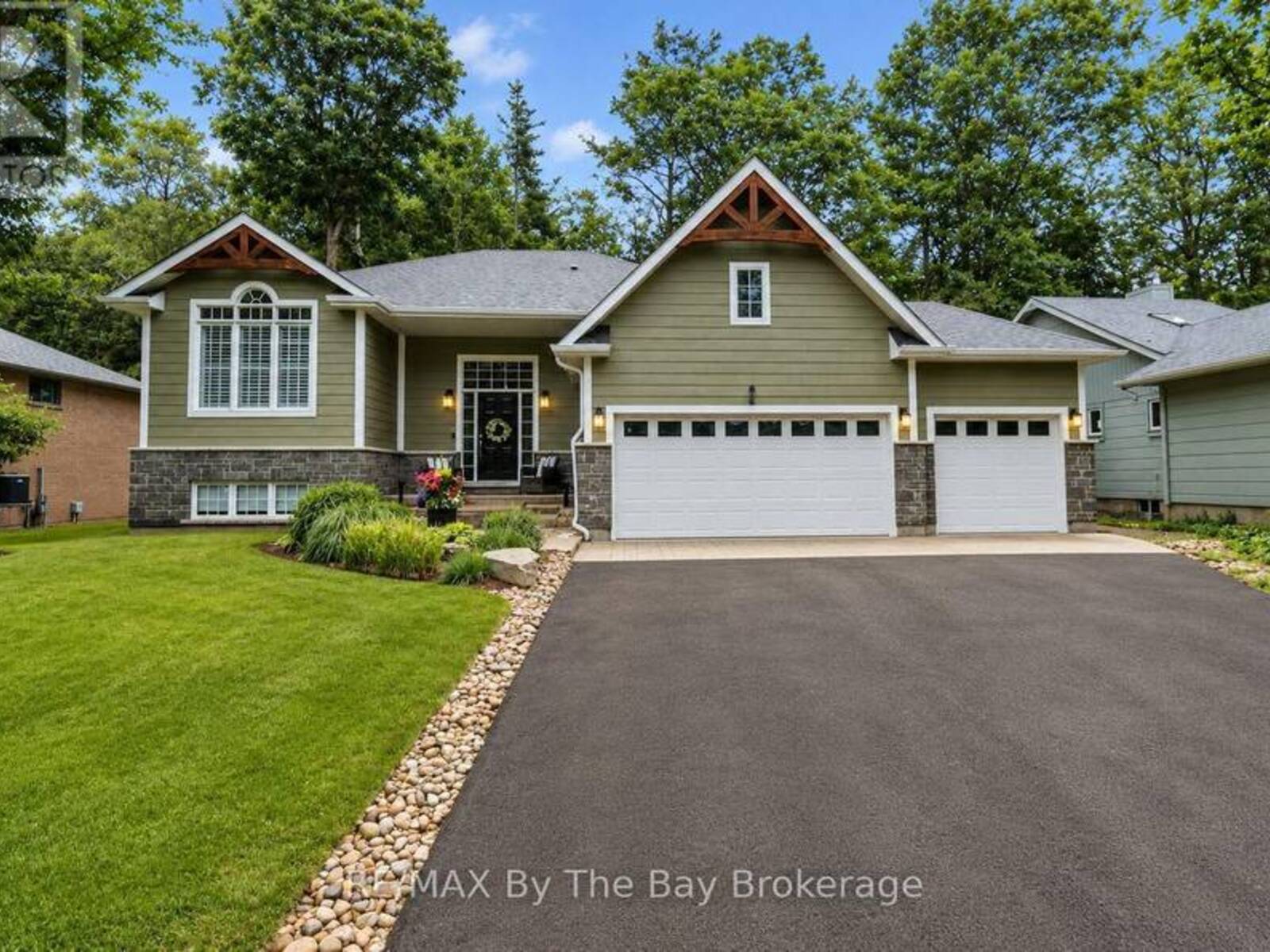 7 DOWNER CRESCENT, Wasaga Beach, Ontario L9Z 1C2