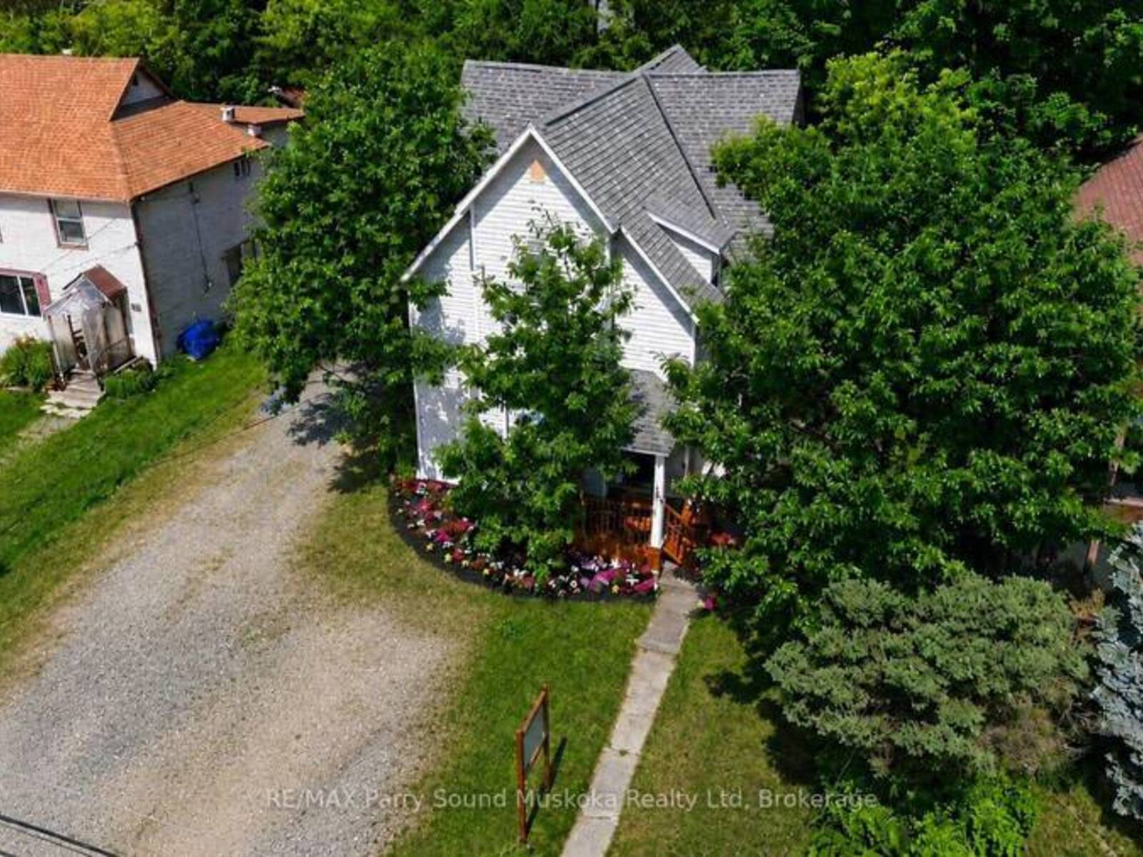 18 WILLIAM STREET, Parry Sound, Ontario P2A 1V1