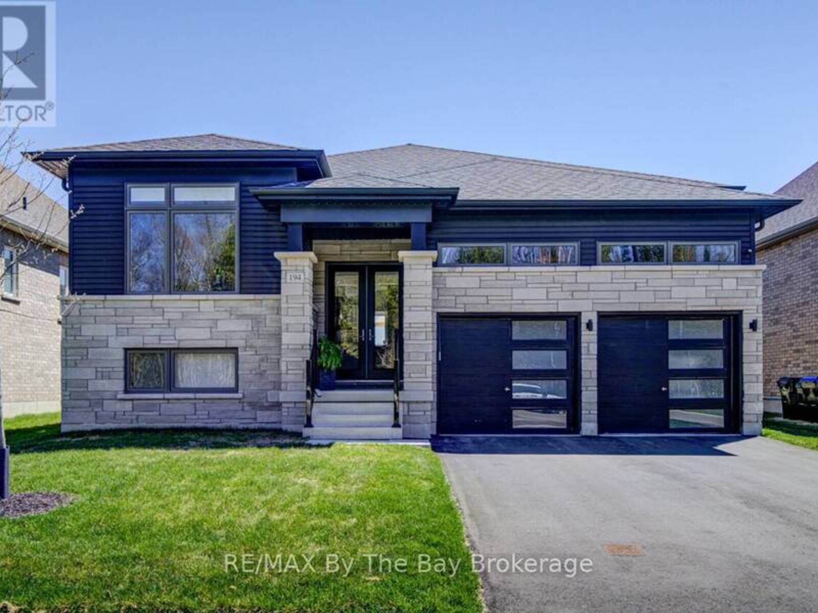 194 MAPLESIDE DRIVE, Wasaga Beach, Ontario L9Z 0L4