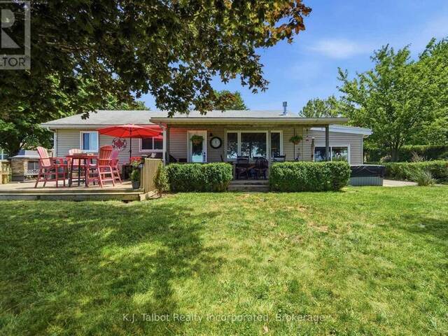 72163 LAKESHORE DRIVE N Bluewater Ontario, N0M 2T0 - 4 Bedrooms Waterfront Home For sale