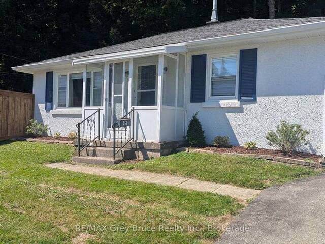 250 2ND AVENUE E Owen Sound Ontario, N4K 2E6 - 2 Bedrooms Home For Sale