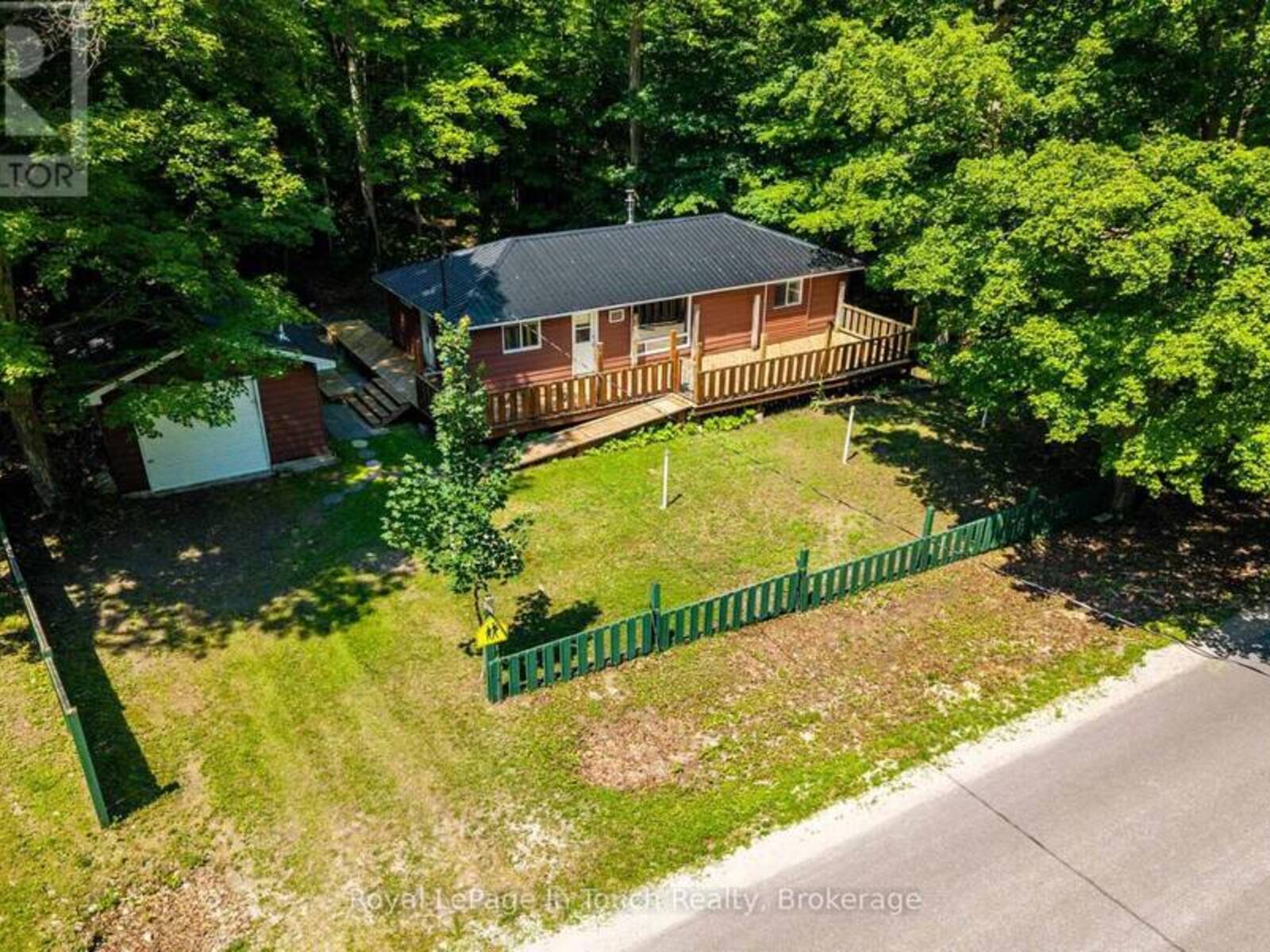 1558 CHAMPLAIN ROAD, Tiny, Ontario L9M 0C1