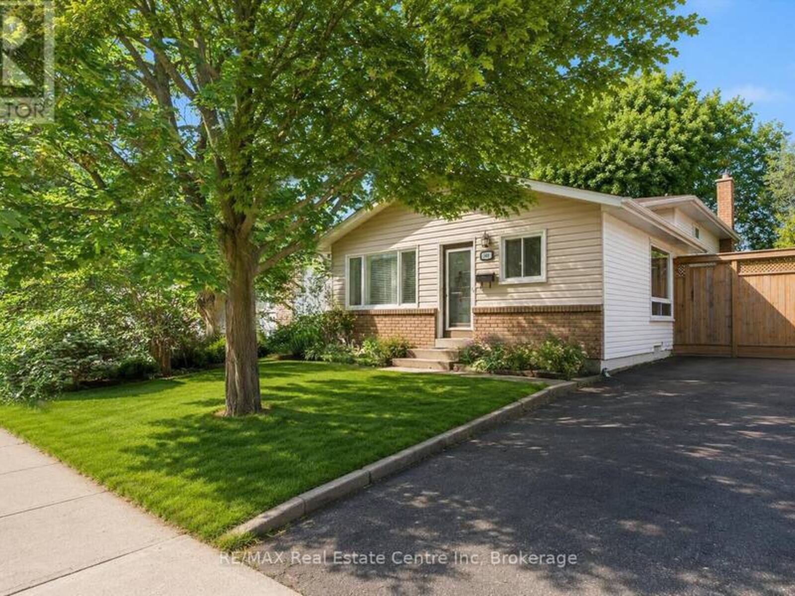 369 WEST ACRES DRIVE, Guelph, Ontario N1H 7B3