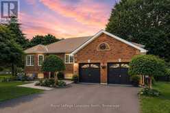 7 COLES COURT | Wasaga Beach Ontario | Slide Image One
