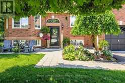 7 COLES COURT | Wasaga Beach Ontario | Slide Image Three