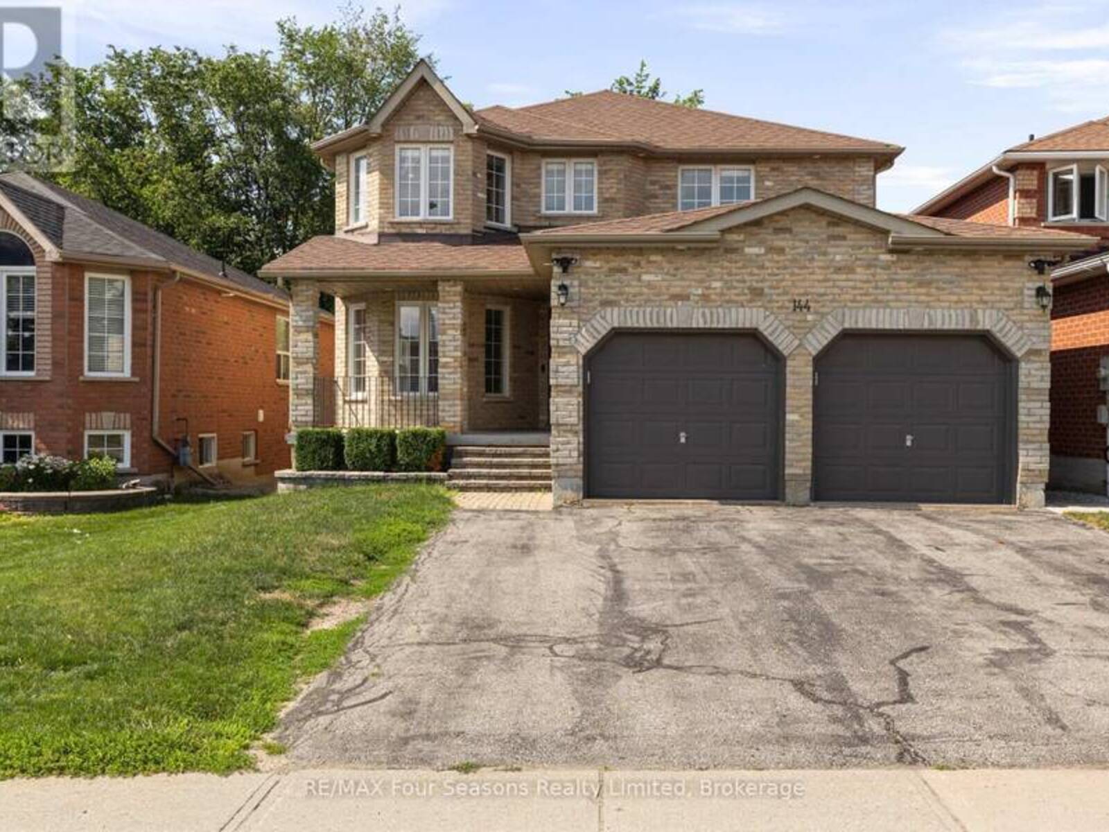 144 COUNTRY LANE, Barrie, Ontario L4N 0N1
