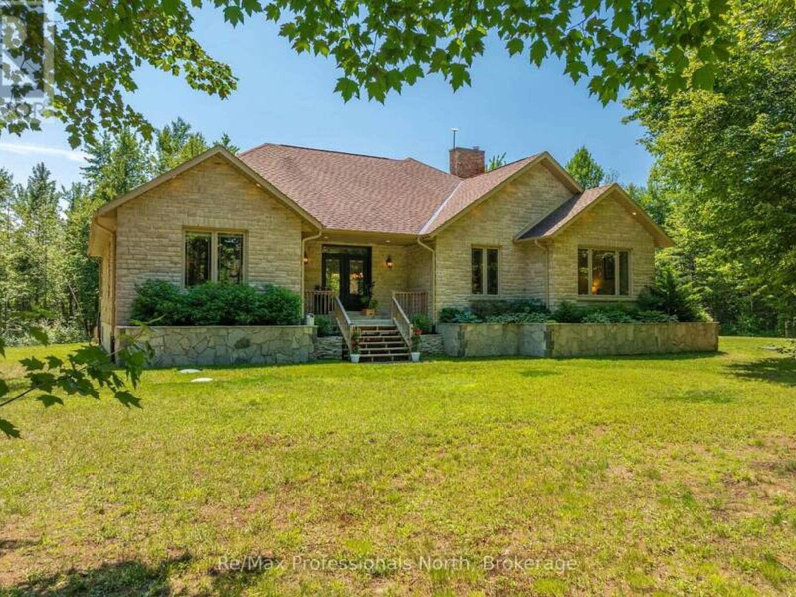 2452 DOE LAKE ROAD, Gravenhurst, Ontario P1P 1R3