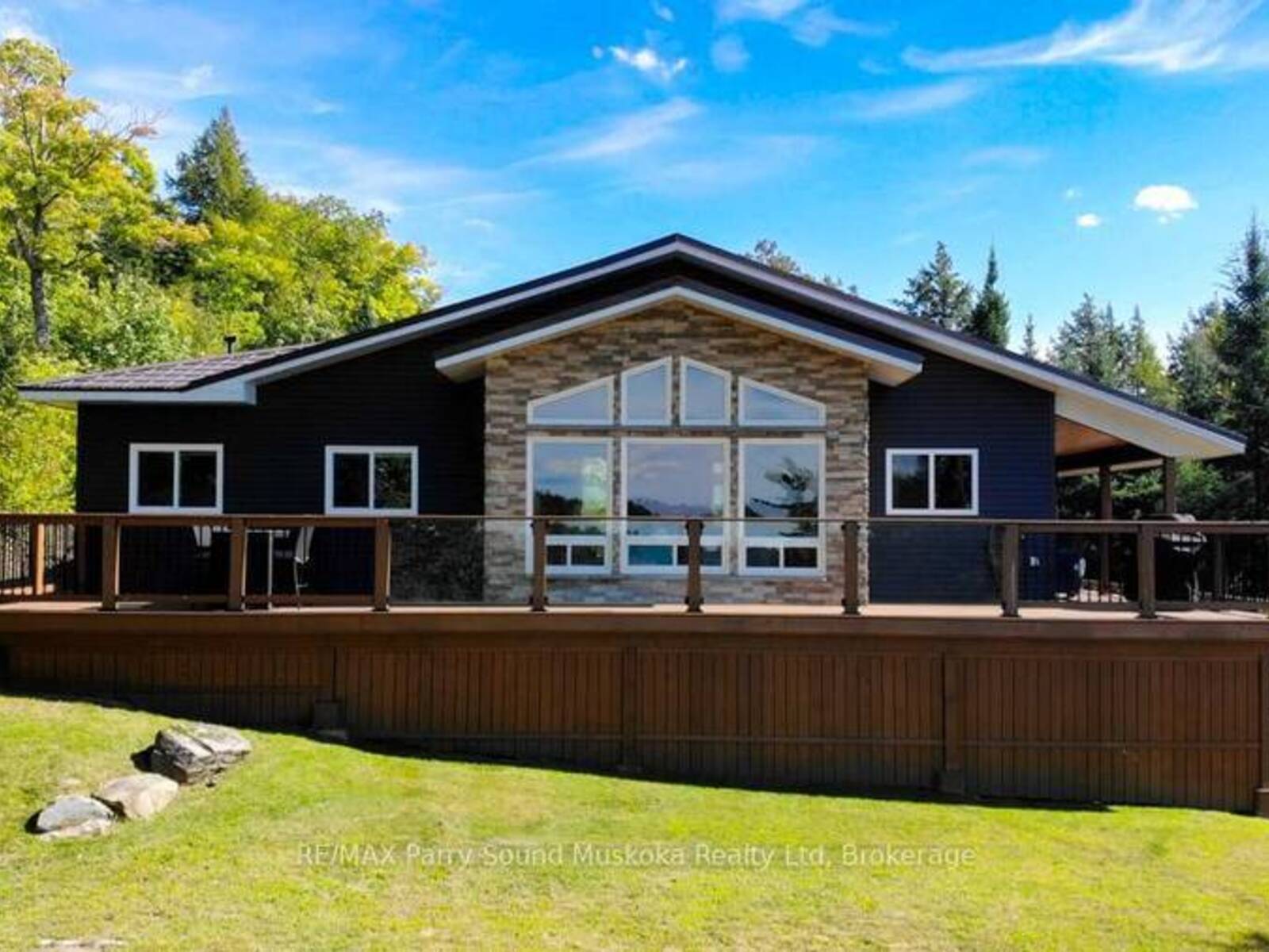 127 BURNETTS ROAD, McKellar, Ontario P2A 0B5