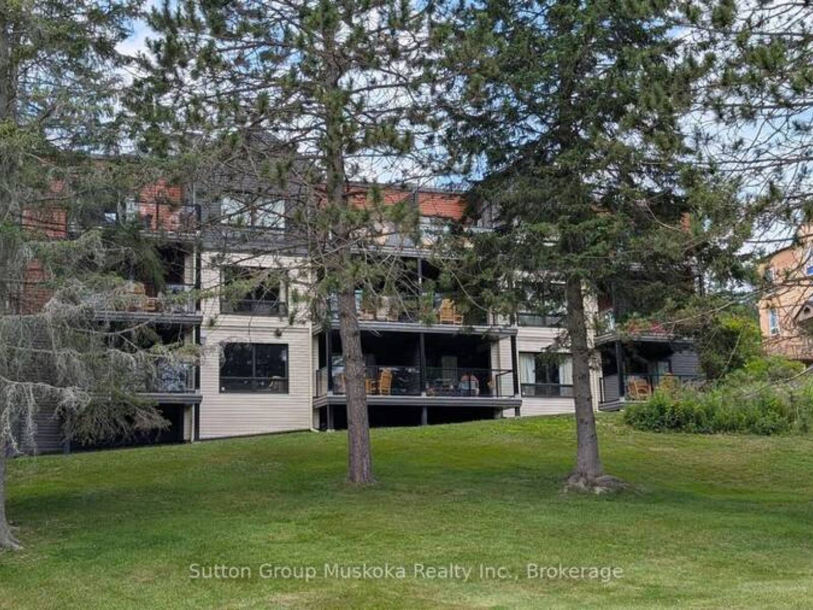 52-205 DEERHURST DRIVE, Huntsville, Ontario P1H 2E8
