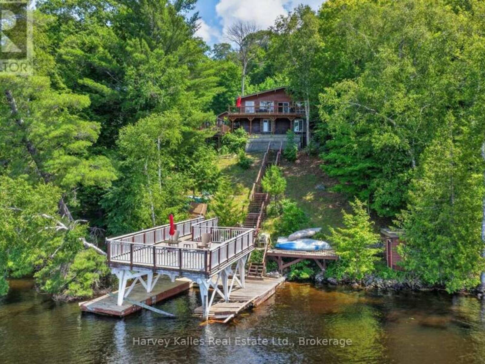 260 WEST POINT SANDS ROAD, Huntsville, Ontario P1H 2J3