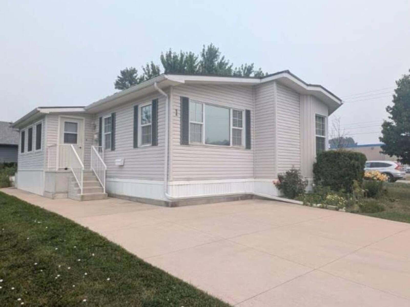 1 25 THAMES ROAD, St. Marys, Ontario N4X 1C4