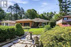 8 PALMER COURT | Bracebridge Ontario | Slide Image Two