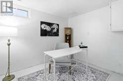 28 CHARTWELL CRESCENT | Guelph Ontario | Slide Image Thirteen