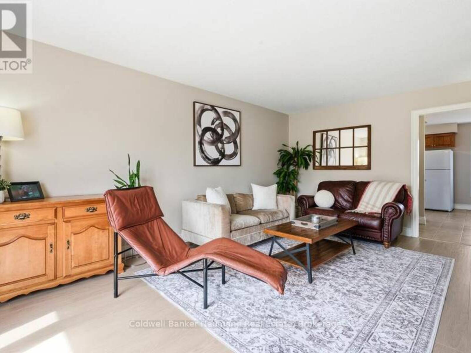 28 CHARTWELL CRESCENT, Guelph, Ontario N1G 2T7