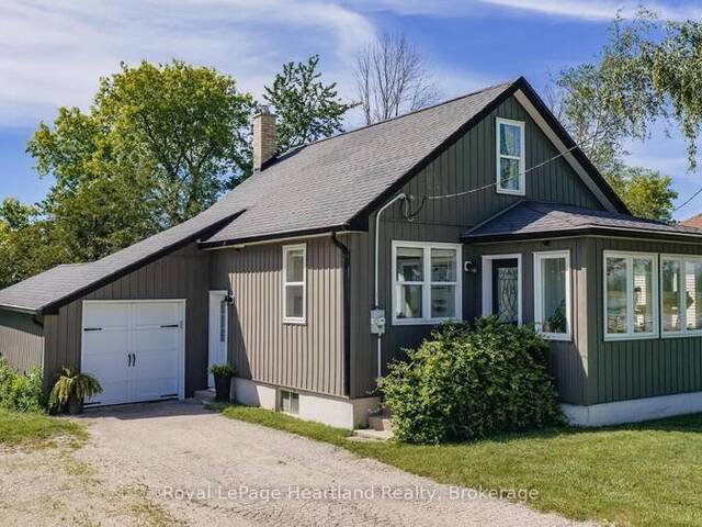 827 HIGHWAY 21 Kincardine Ontario, N2Z 2X3 - 3 Bedrooms Home For Sale