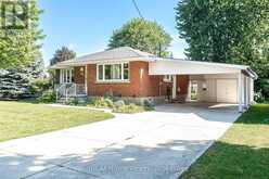 202 EASSON STREET | Stratford Ontario | Slide Image Thirteen