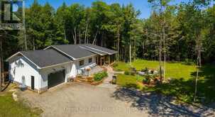 315 NORTH FOX LAKE ROAD W | Huntsville Ontario | Slide Image Four