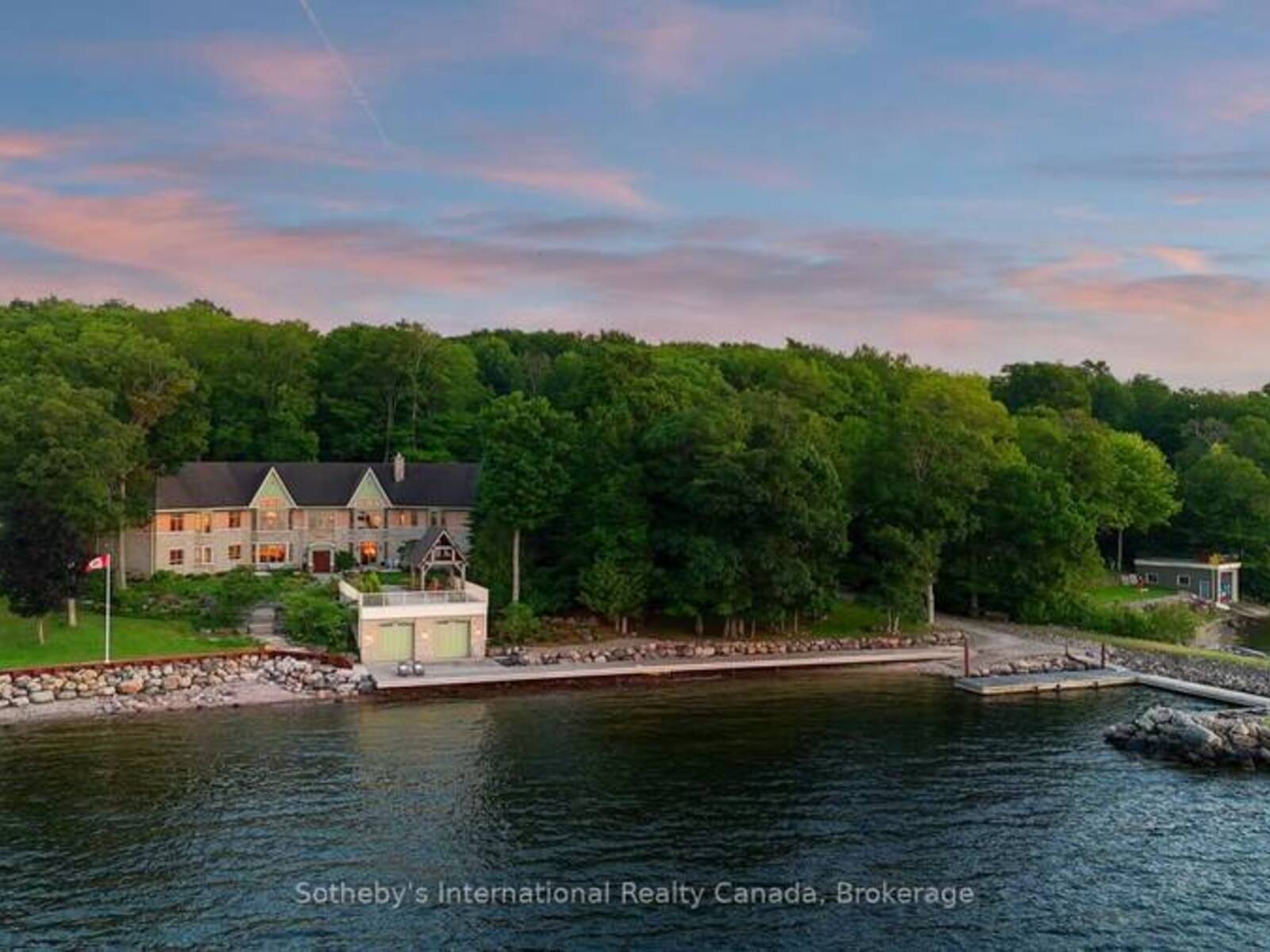 250 GORDON DRIVE, Penetanguishene, Ontario L9M 1Y4
