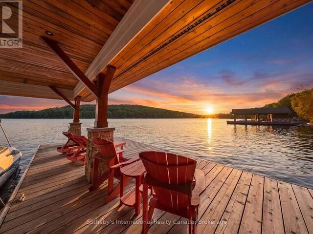 743 SKYHILLS ROAD Huntsville Ontario, P1H 2N5 - 6 Bedrooms Waterfront Home For sale