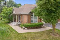 9 MAGNOLIA LANE | Guelph Ontario | Slide Image Four