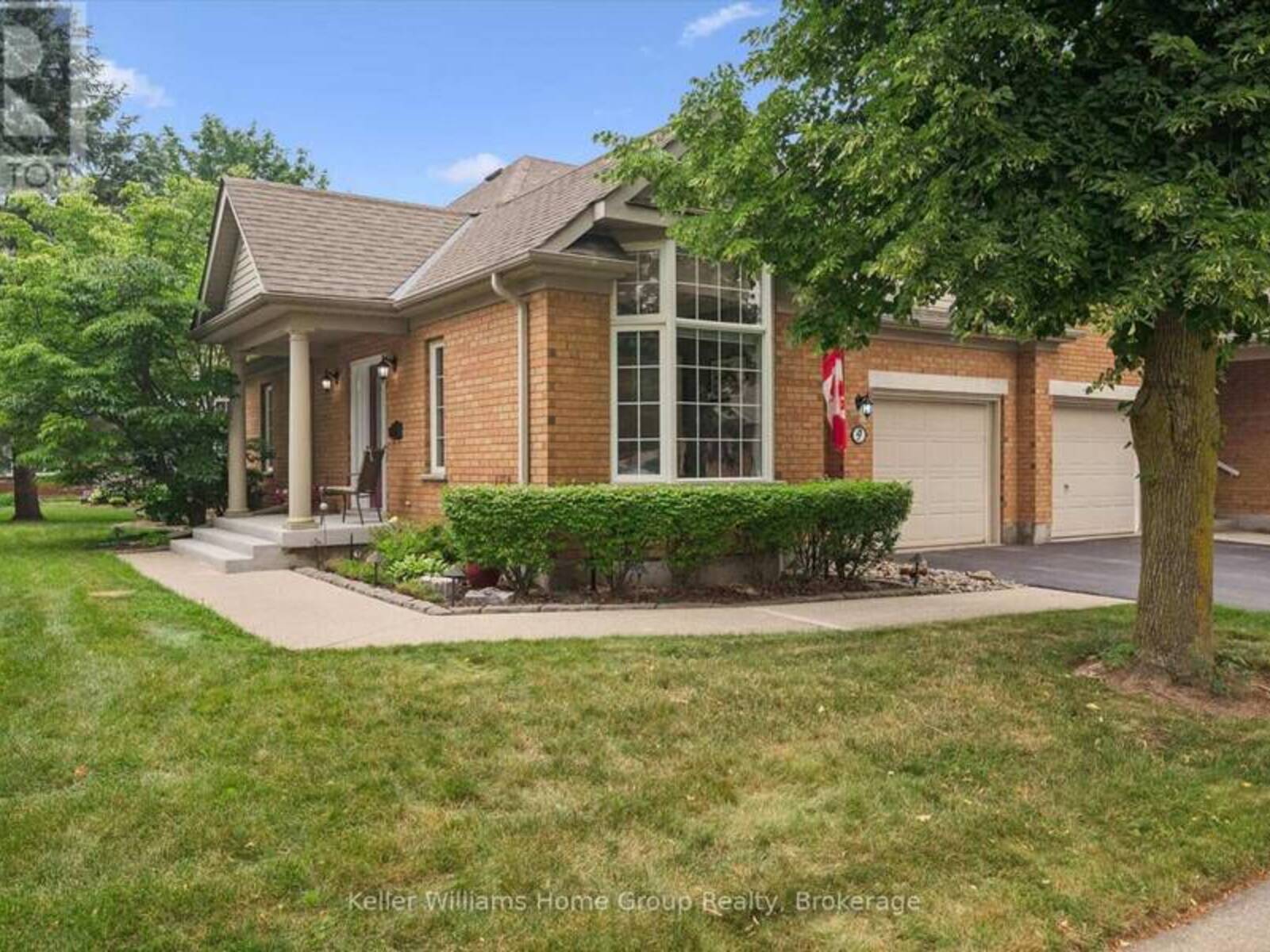 9 MAGNOLIA LANE, Guelph, Ontario N1G 4X1