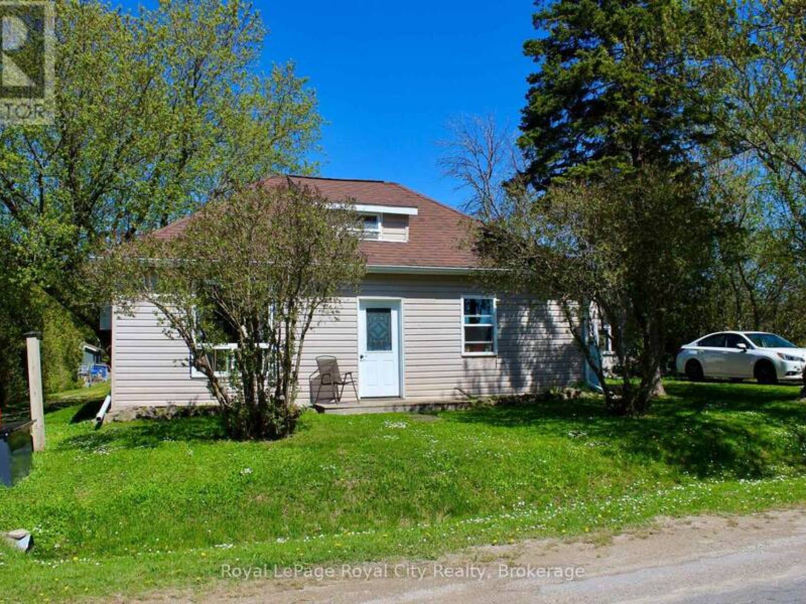 2557 BRUCE ROAD, Lion's Head, Ontario N0H 1W0
