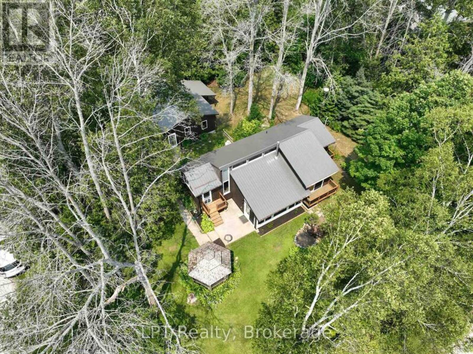3 CARDINAL AVENUE, Georgian Bluffs, Ontario N0H 2T0