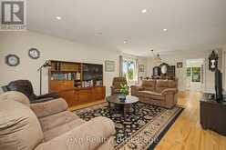 2 MANN AVENUE N | Parry Sound Ontario | Slide Image Four