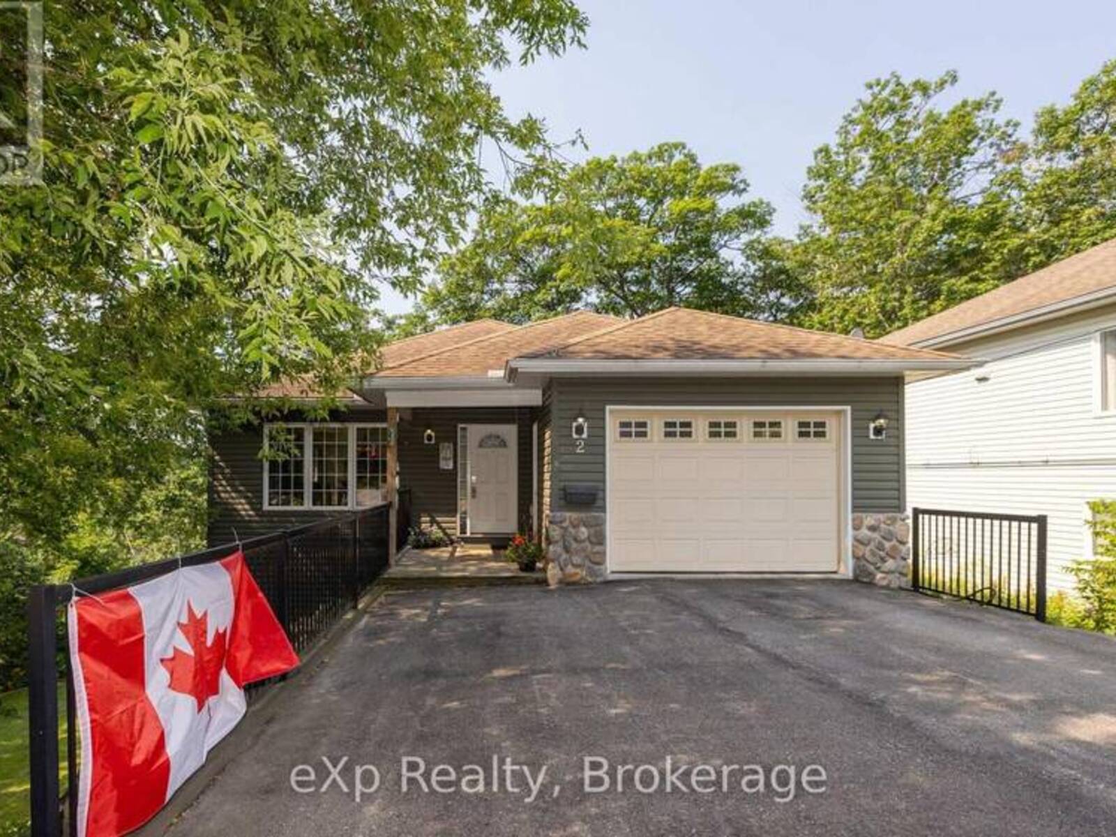 2 MANN AVENUE N, Parry Sound, Ontario P2A 2H3